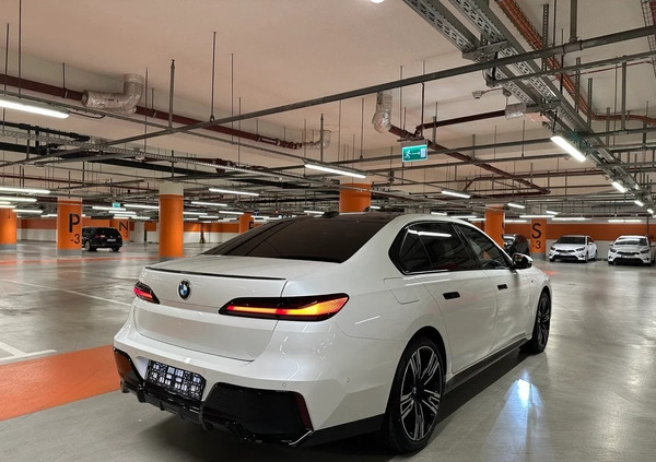 BMW Seria 7 cena 689000 przebieg: 4151, rok produkcji 2023 z Toruń małe 562